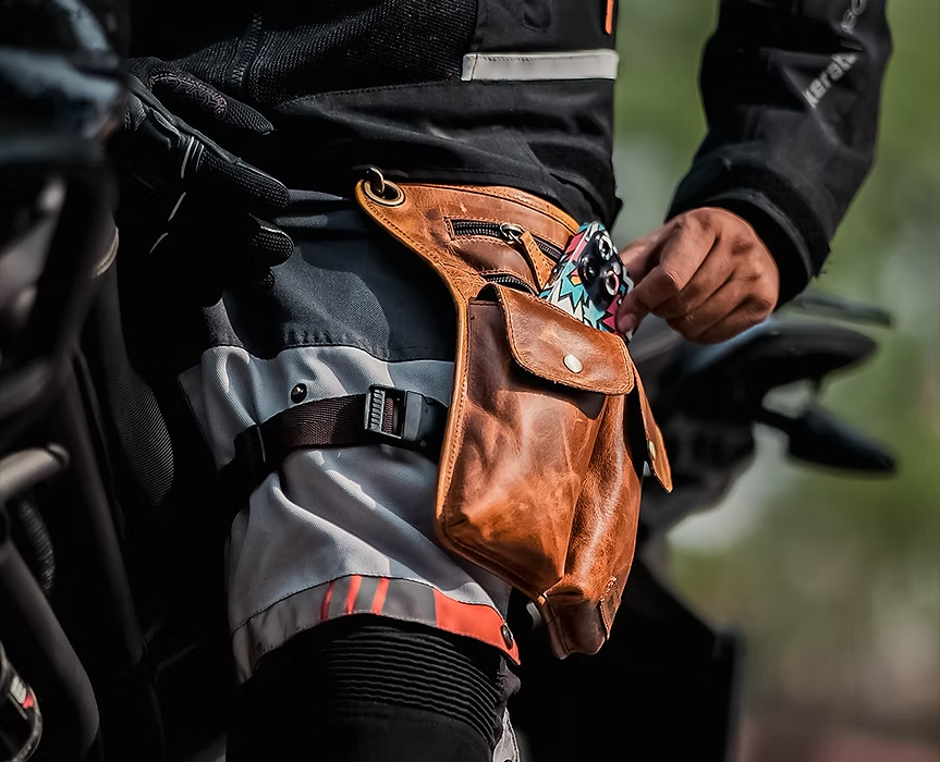 Stroll & Swing Leather Thigh Bag