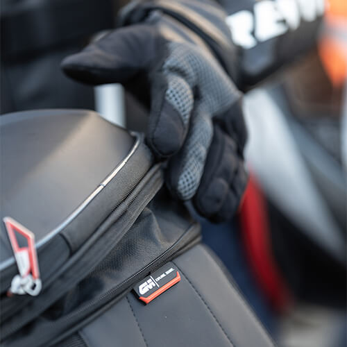 GIVI ST607B Expandable Thermoformed Tank/Tail Bag