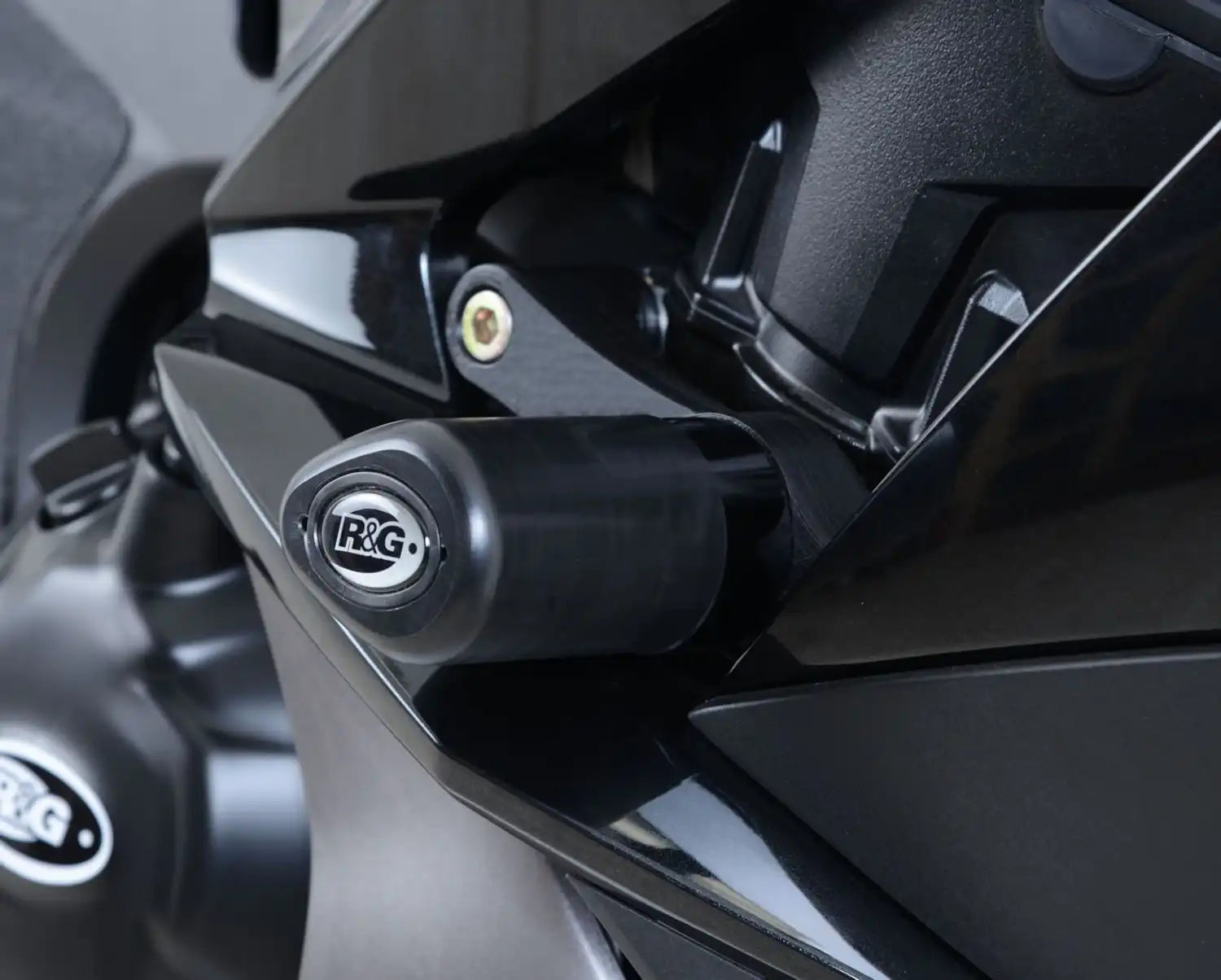 R&G Aero Style Crash Protector - Kawasaki Ninja Z1000SX/1000SX/1100SX (2017 - Onwards)
