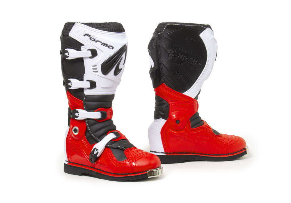 Forma Red White Terrain Evolution TX Boots