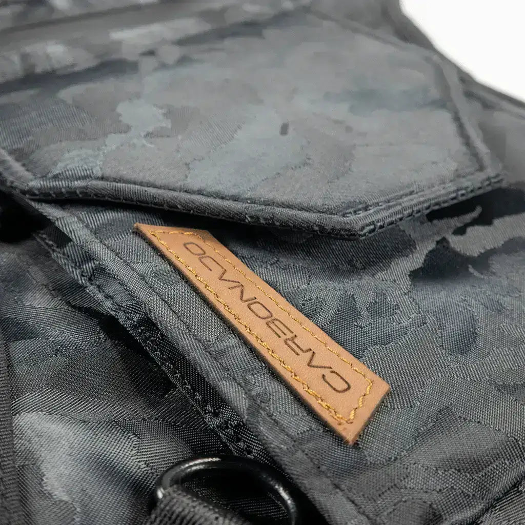 Carbonado Vector Thigh Pouch/Bag for Motorcycle Riding